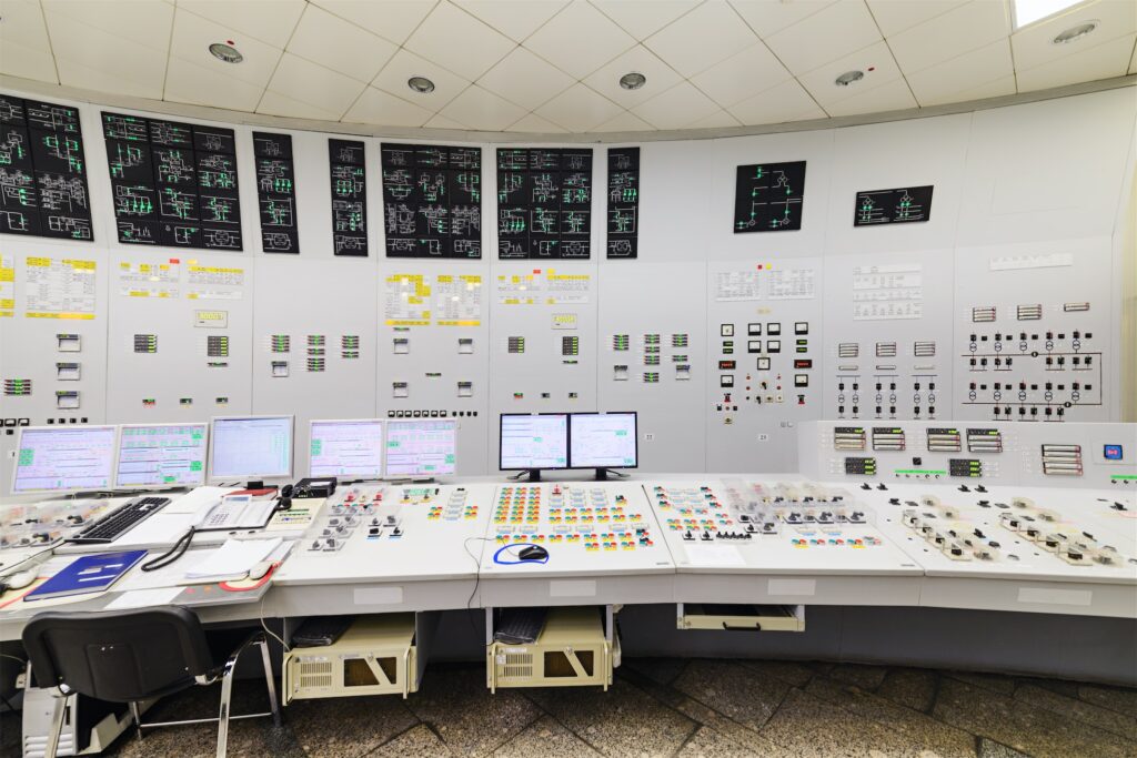 Sala de control de central nuclear